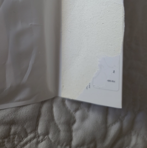 Fitbit sporty wristband, large, navy blue, pink & white - Picture 3 of 3